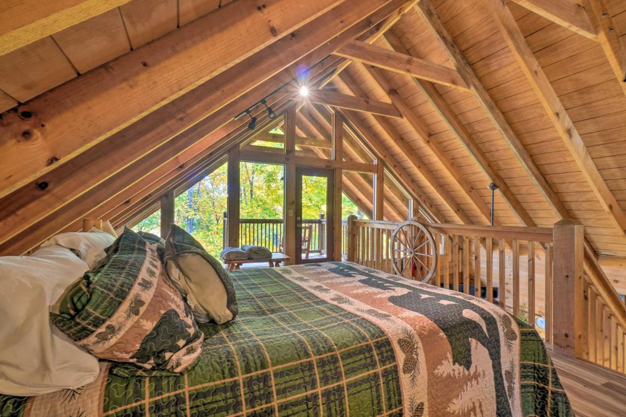 Sevierville Sanctuary Hot Tub, Pool Table And Deck! Экстерьер фото