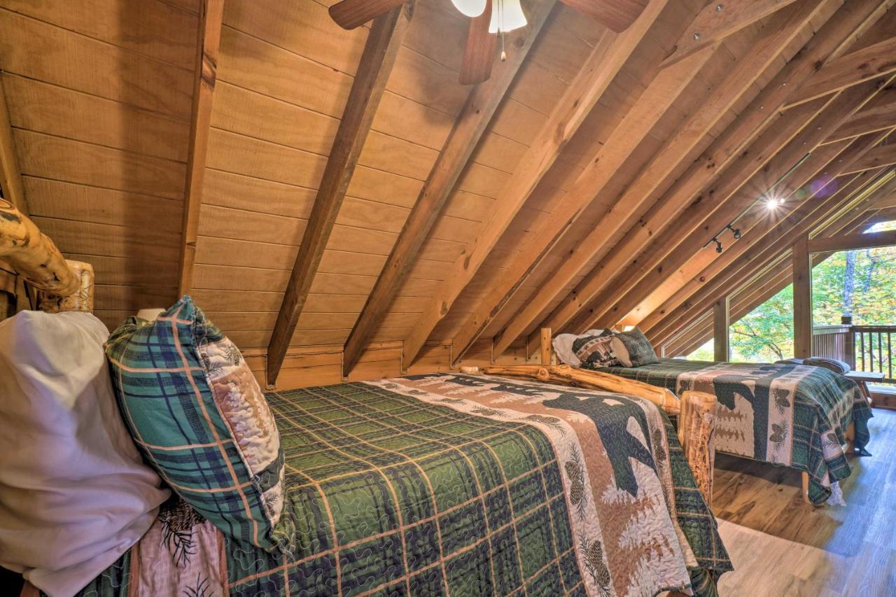 Sevierville Sanctuary Hot Tub, Pool Table And Deck! Экстерьер фото