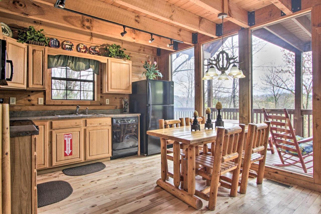 Sevierville Sanctuary Hot Tub, Pool Table And Deck! Экстерьер фото