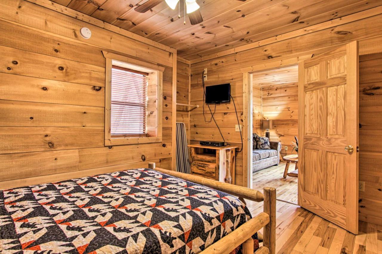 Sevierville Sanctuary Hot Tub, Pool Table And Deck! Экстерьер фото